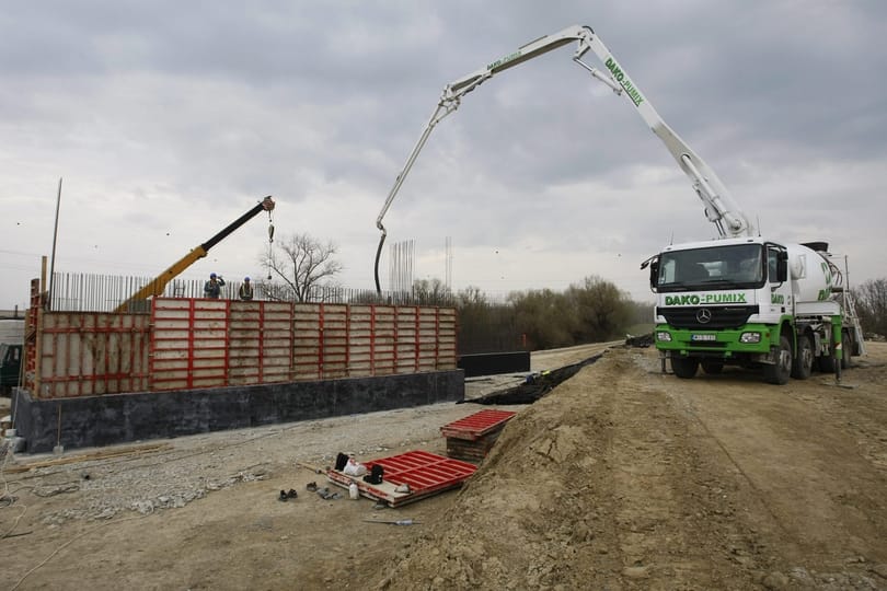 Durván betehet a több száz alvállalkozónak az M4-es leállítása