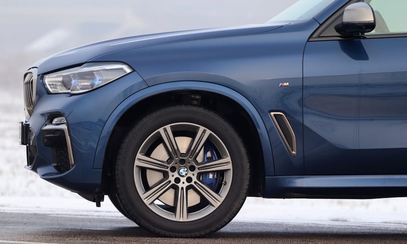 A nap videója: a győri BMW-s, aki nem tesz a sztereotípiák ellen