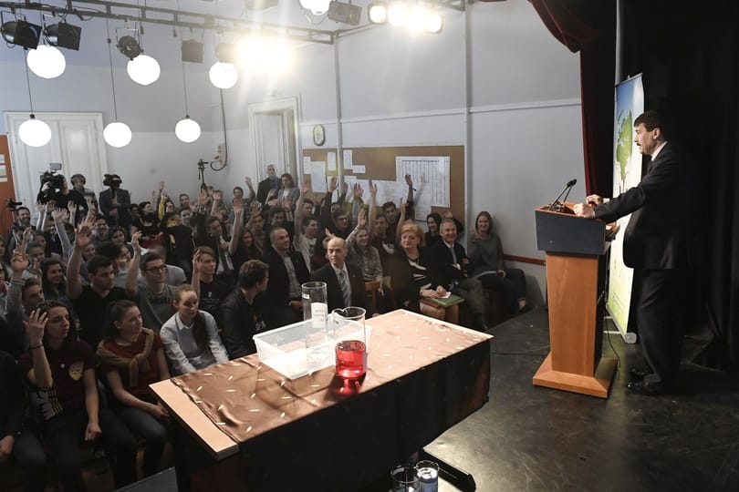 „Nem gondolták a diákok, hogy most fogják lemondatni a köztársasági elnököt”