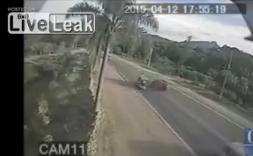 Ilyen, amikor frontális ütközés lesz a közúti száguldozás vége