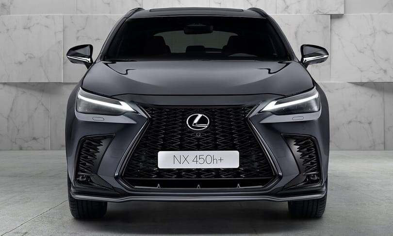 Magyarországon a teljesen új, akár zöld rendszámos Lexus NX