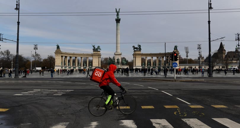 Oszd meg és büntess – így kezeli a kormány a vendéglátósok ügyét