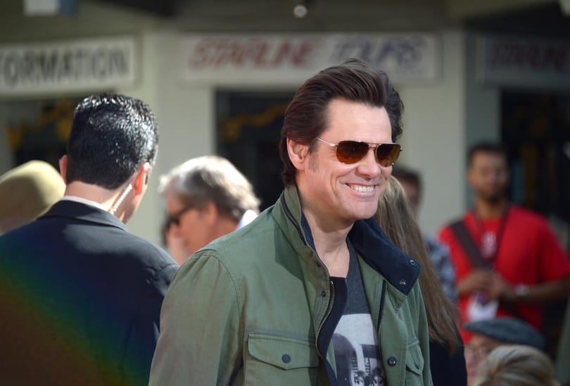 Jim Carrey-t gondatlanságból elkövetett emberöléssel vádolják barátnője halála miatt