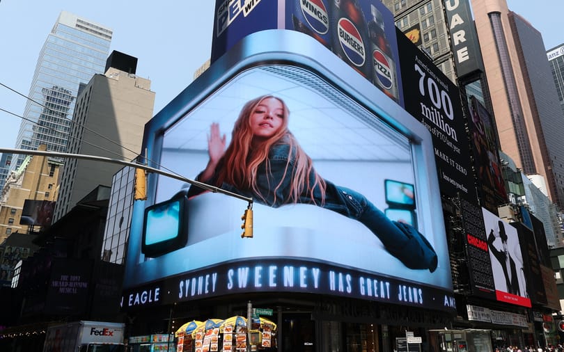 Sydney Sweeney és a farmerja: óriási baklövés vagy zseniális stratégia?