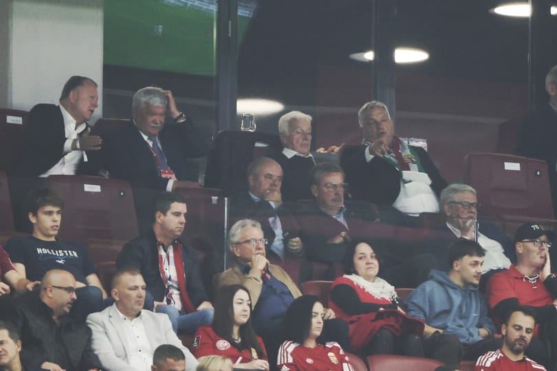 Fotó: Orbán Viktor Orbán Győzővel nézte meg a magyar-szerb meccset