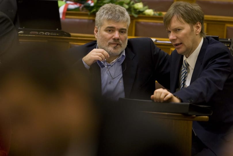 Csalás miatt nyomoznak az SZDSZ ellen