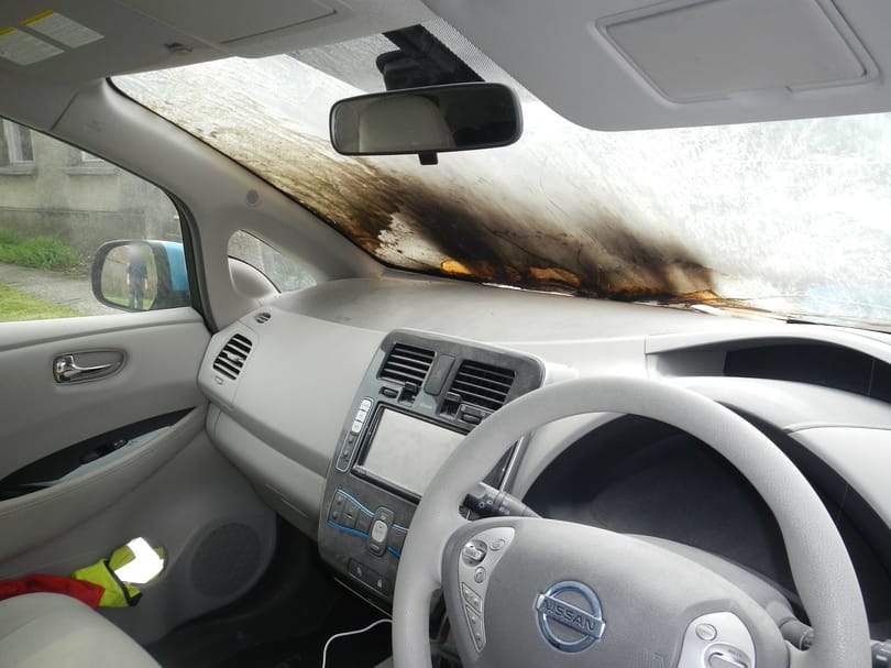 Kigyulladt egy elektromos autó töltés közben Vas megyében