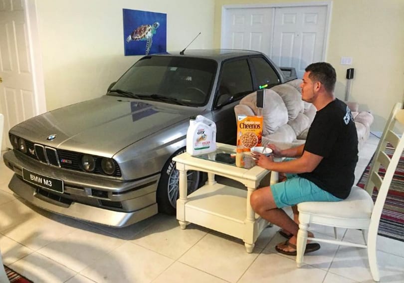 Így kell egy BMW-t megmenteni a tomboló hurrikántól