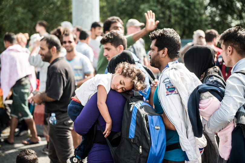 Több ezer menekült jön és megy, C-tervvel jöhetnek a horvátok - hírek percről percre