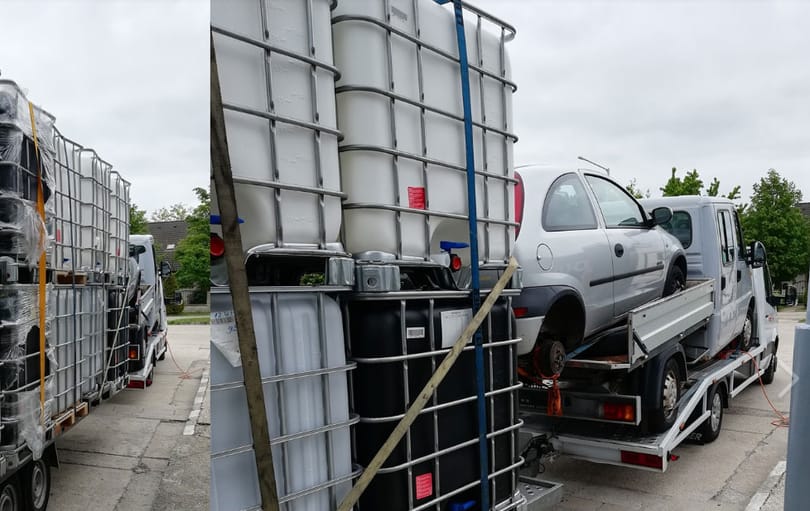 Újabb autós csodakaravánt fotóztak az M1-es egyik parkolójában