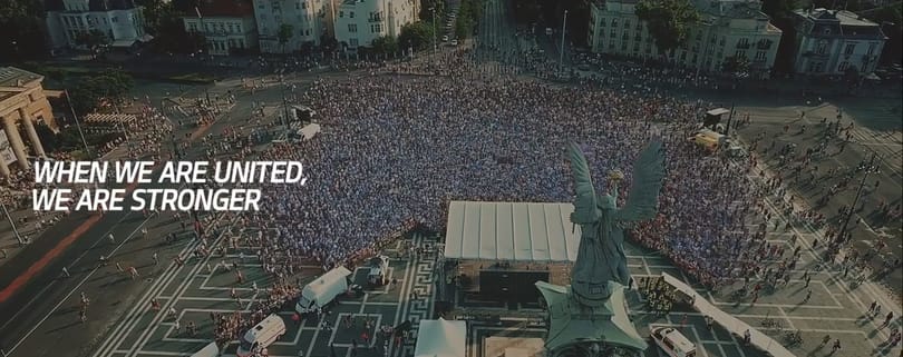 Hány helyszínt ismer fel ebben a Budapesten forgatott reklámfilmben?