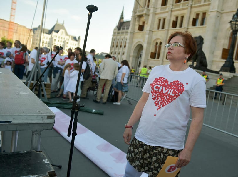 Móra Veronika: A zsebünkbe kell nyúlnunk