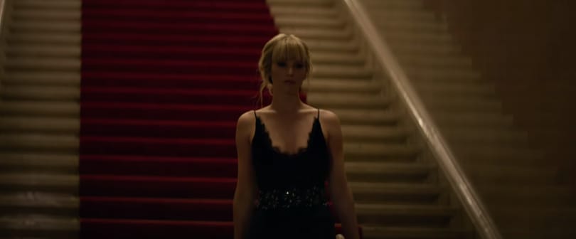 A Vittulában nem, de az Operaházban felbukkan ügynökként Jennifer Lawrence