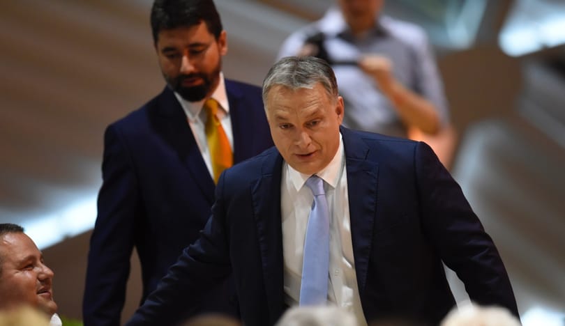 Orbán megígérte, hogy megvédi az országot a mumustól