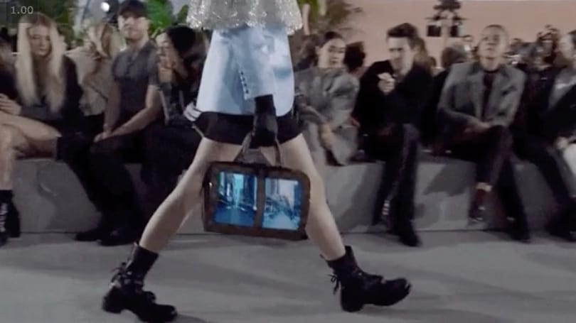 Nagyot néz majd, milyen táskát villantott a Louis Vuitton