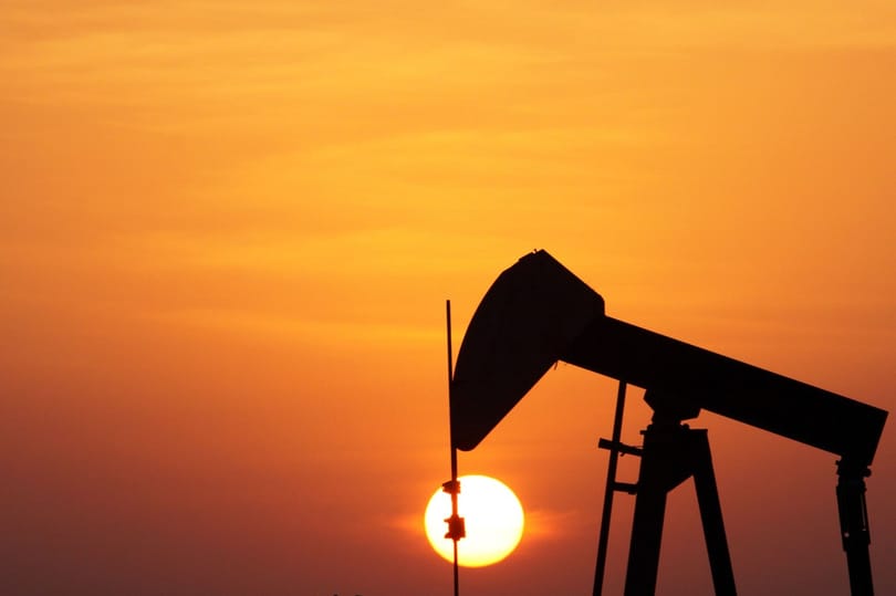 Váratlan olajtermelés-csökkentést jelentett be az OPEC+
