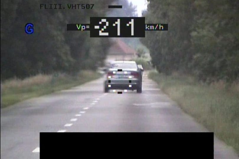 211 km/h-val előzte meg a rendőröket egy audis Szabolcsban