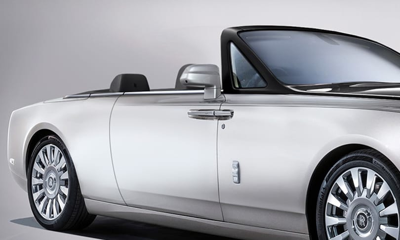 Gyorsan ledobta a tetejét az új Rolls-Royce Phantom