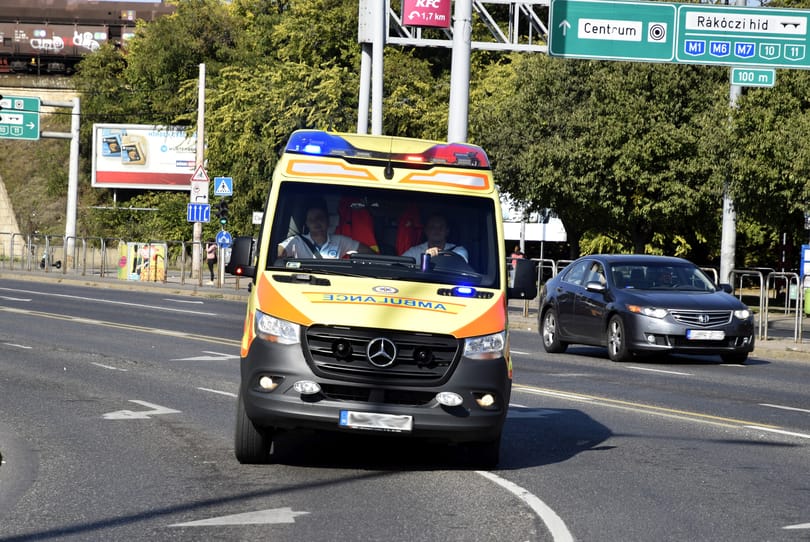 Rosszul lett egy nő a Balatonban Siófoknál, a vízből már úgy húzták ki, hogy nem lélegzett
