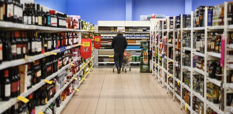 Ellopott 150 ezer forintnyi szeszes italt egy tiszakécskei asszony