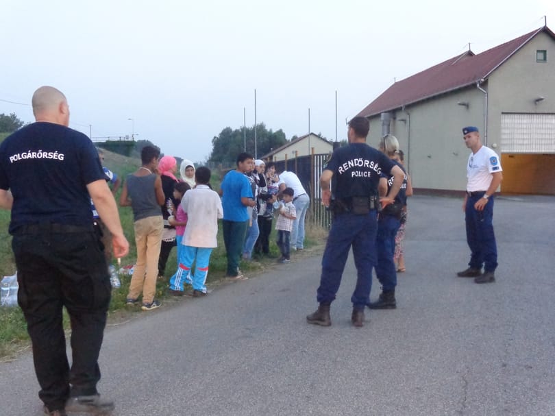 Sokkolókkal is vadásznak maffiózók a menekültekre