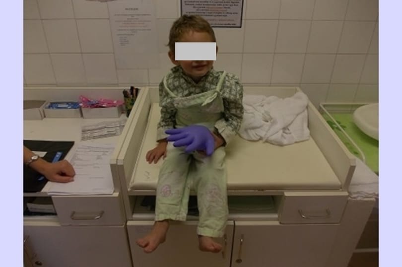 Egymásra mutogat a miskolci utcán talált Gerzson anyja és nevelőapja