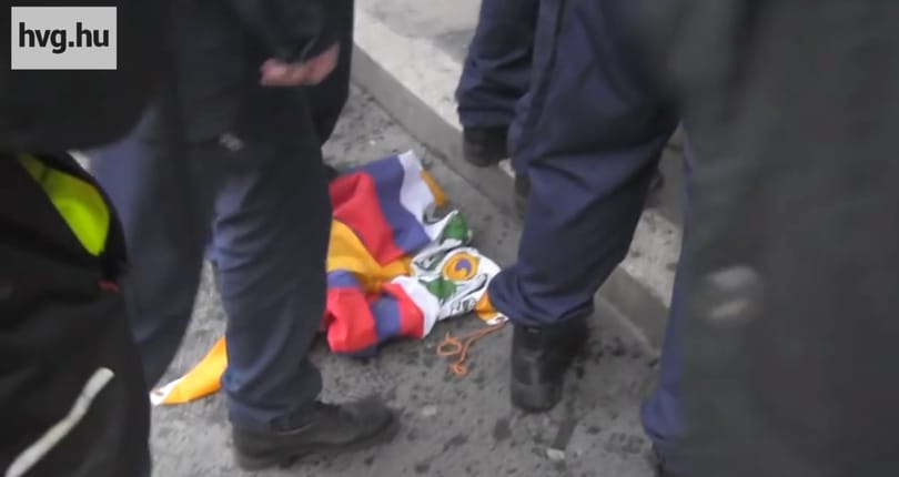 Tibeti zászlókkal készülnek a kínai elnök ellen tüntetők Budapesten