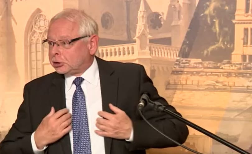 A bicskei pedofil igazgató kitüntetését az ártatlanság vélelme alapján kezdeményezte Bagdy Gábor