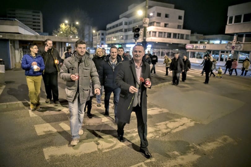MSZP-koszorúzás Dóra Ottó sírjánál