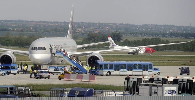 Megjöttek a fotók a Budapesten kényszerleszállást végrehajtó gépről
