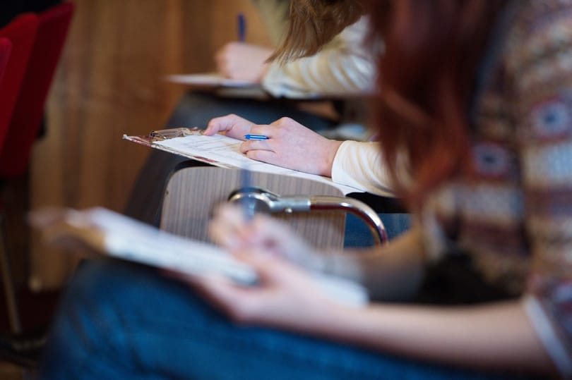 Az alaptanterv után a tanárképzéshez is Takaró Mihály tarthatja az ideológiai fejtágítót