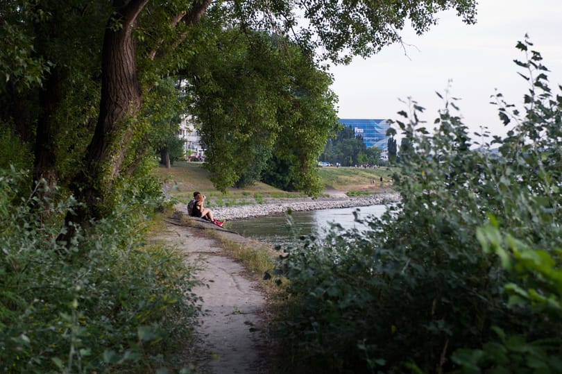 Kigyulladt egy autó Budapesten