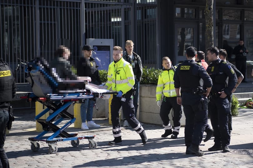 Felgyújtotta magát egy fiú az USA koppenhágai nagykövetségénél