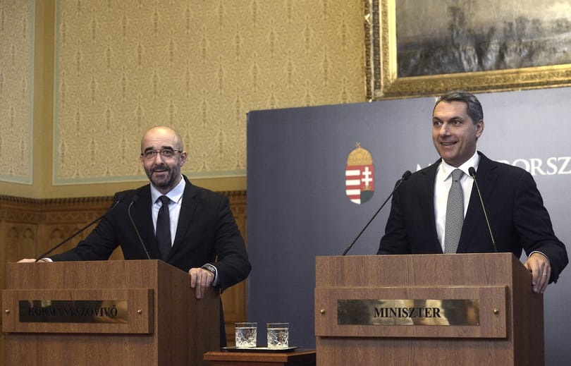 Ezt gondolja Lázár Simicskáról, így veszi meg a Bálnát a kormány - ez volt a 105. Kormányinfó