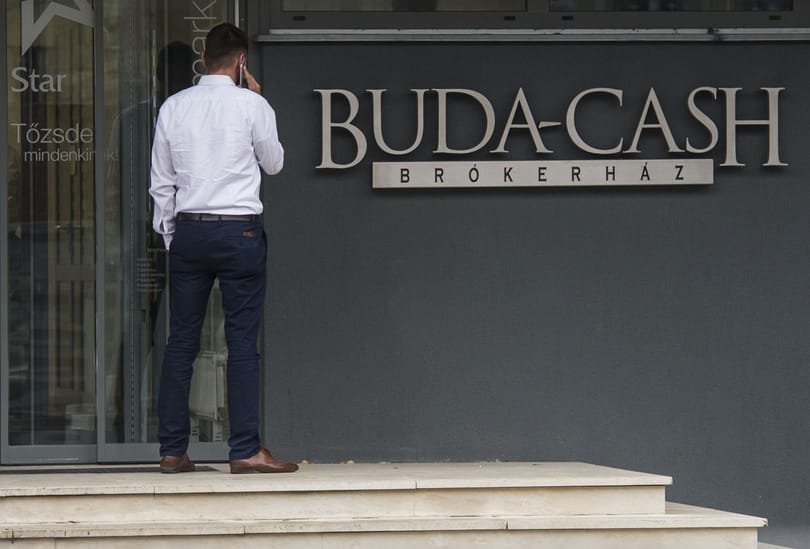 Matolcsy rokonához kerülhetnek a Buda-Cash-ügyfelek