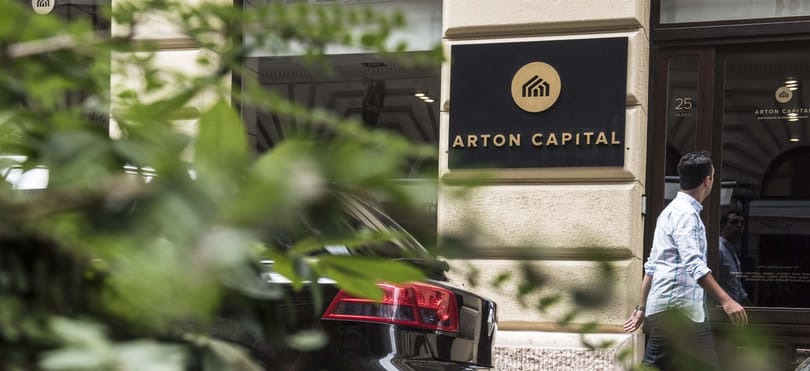 Hatodik éve nem találja a rendőrség a letelepedési kötvényes cég, az Arton Capital kifosztóit