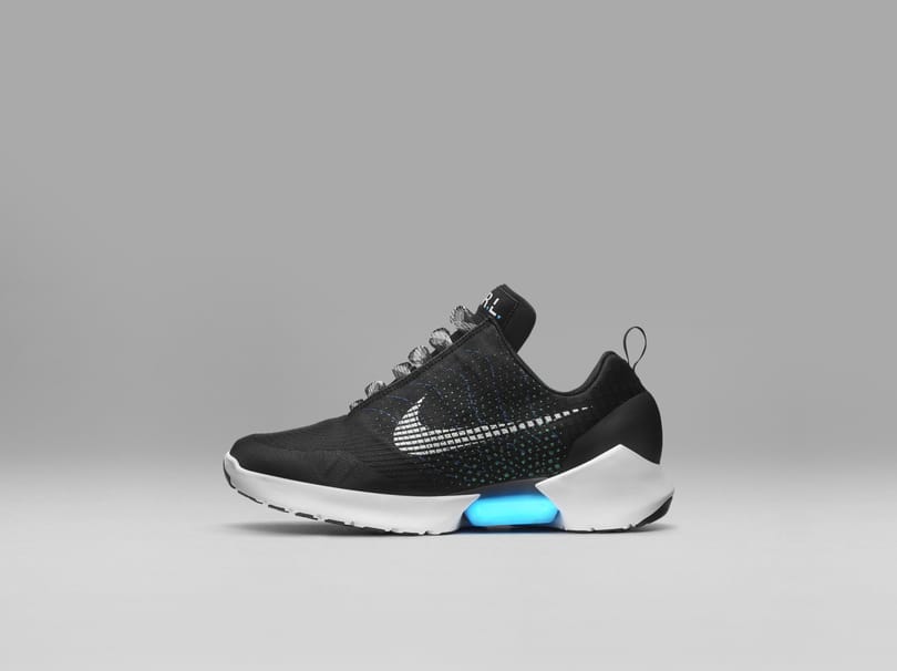 Megvan, hogy mennyibe kerül a Nike önbefűzős cipője. Nagyon sokba