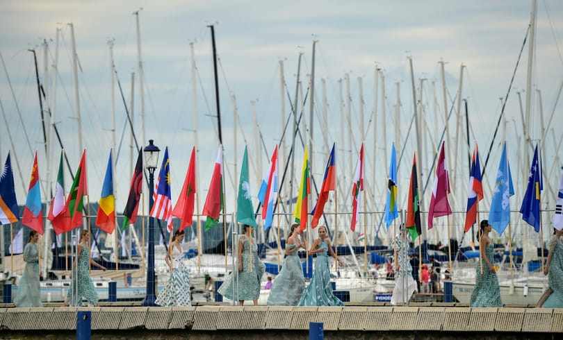 Pénzt is kerestek a nyíltvízi úszók a Balatonban