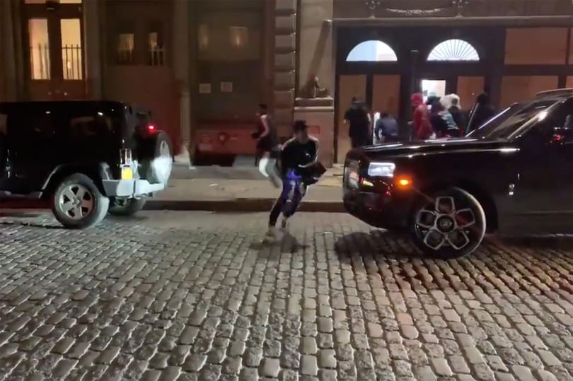 Rolls-Royce-szal menekült egy csapat fosztogató New Yorkban