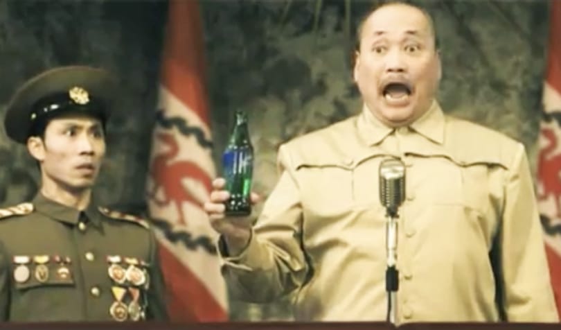 Kim Dzsongil bolondult az amerikai üdítőért (videó)