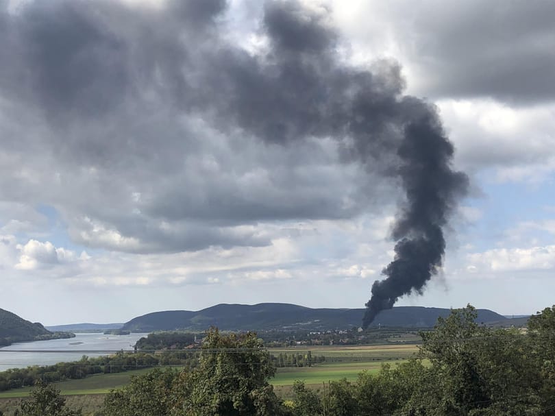 Tűz volt a szobi léüzemben, gáztározót is veszélyeztetett – fotó