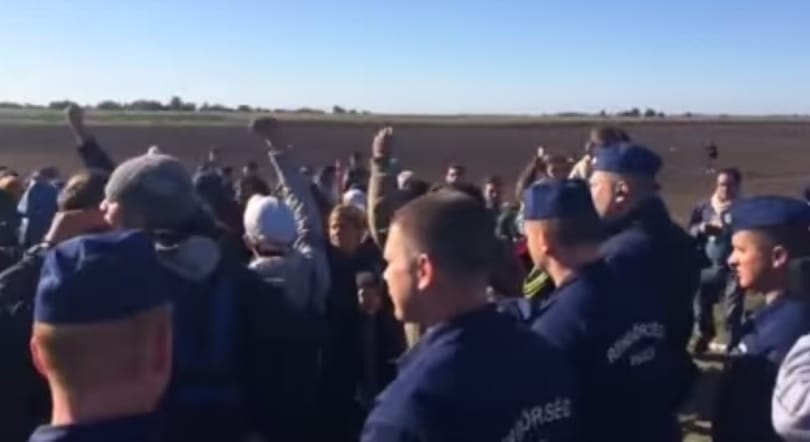 Ismét kitörtek a menekültek Röszkénél