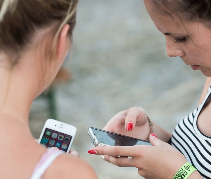 Ingyen telefonálás, adatforgalmi kedvezmény: karácsonyi meglepetés a mobilcégektől