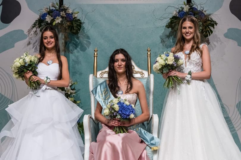 Elsőbálozó lányok lettek a 200. Anna-bál szépei