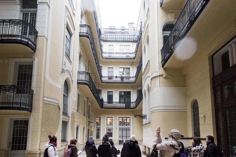 Tudta, hogy a Király utcában négy macskáról elnevezett mulató is volt?