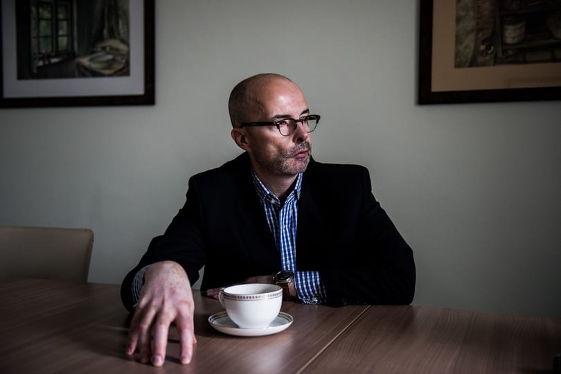 A brit cégeknek kötelező felnyomni a korrupt magyarokat
