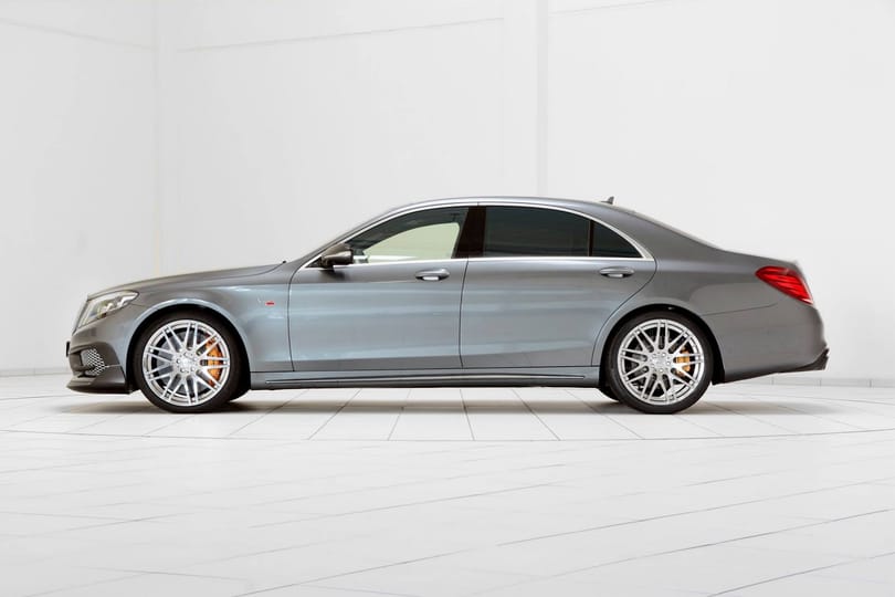 Igazi lopakodó csatahajó a Brabus 900 lóerős S-osztályos Mercije