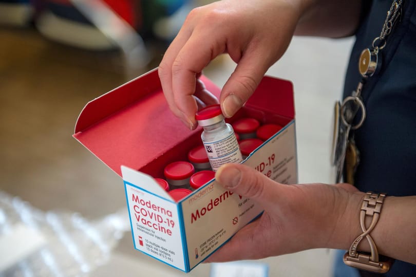 Fogyóban a Moderna vakcina, aki azzal akarja beoltatni magát, siessen