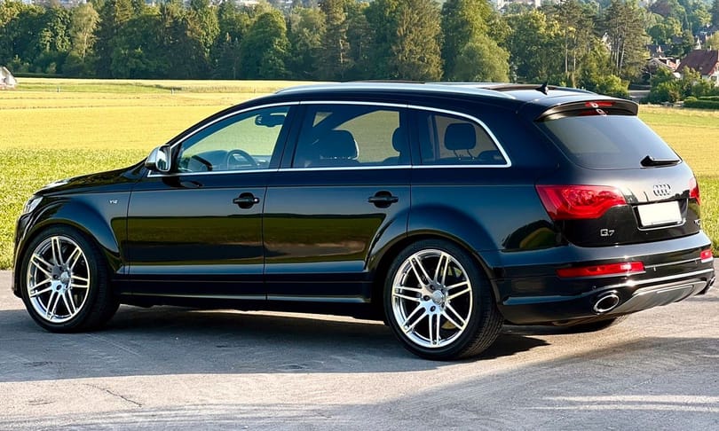 Dízel-király: éppen új gazdára vár egy V12 TDI motoros Audi Q7