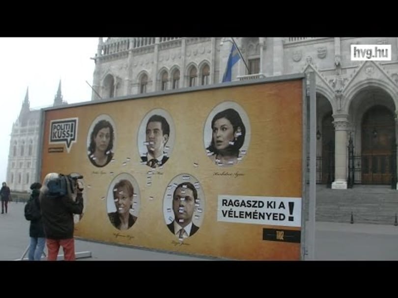 Csak órákra maradhat kint a politikusok bírálhatóságát követelő plakát - videó